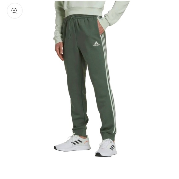adidas men's essentials fleece regular tapered cargo pants